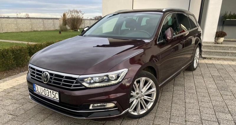 Volkswagen Passat cena 76000 przebieg: 195000, rok produkcji 2017 z Żmigród małe 154